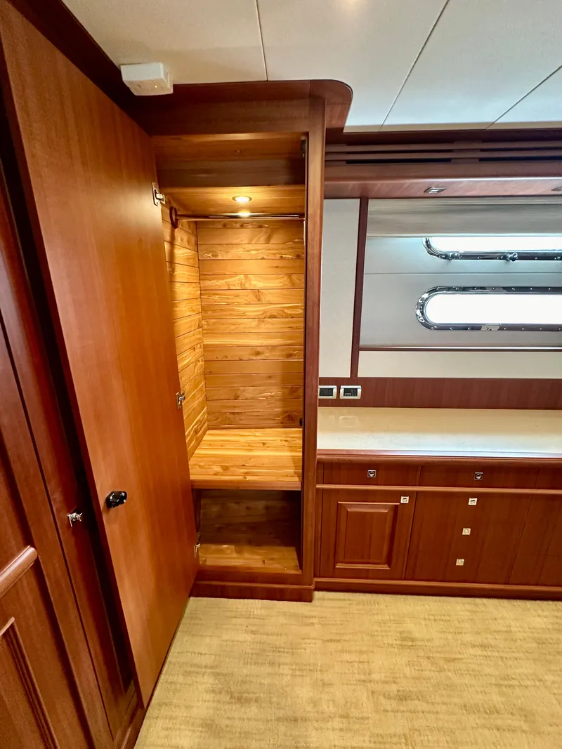 Slide: The Image of Hampton 658l Endurance 2020 - 105