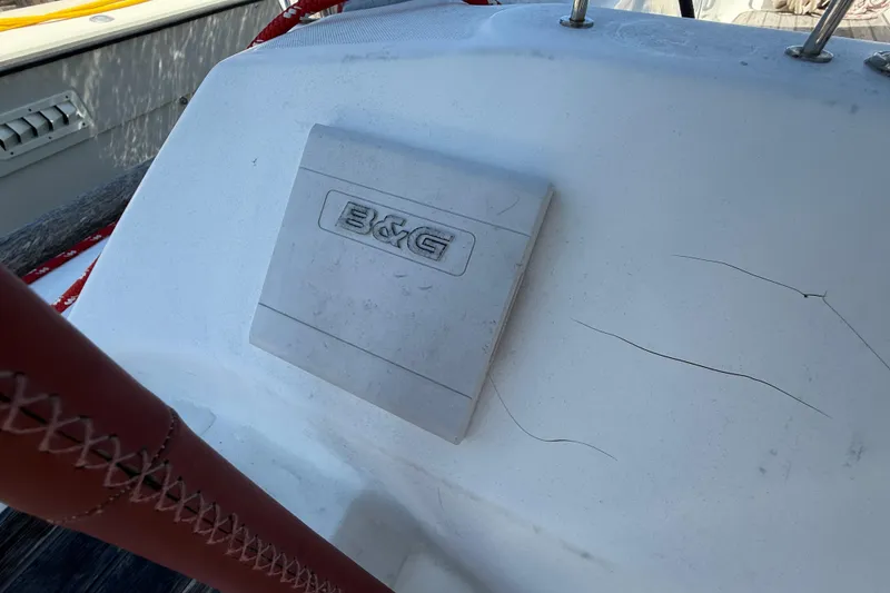 Slide: The Image of B&G panel on 2010 Beneteau Oceanis 43 yacht with visible surface cracks. - 16