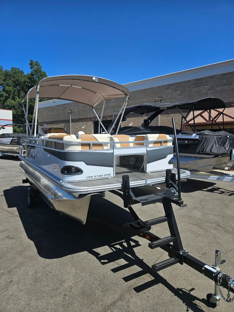 Slide: The Image of Avalon Venture Cruise Rear Bench 2026 - 17