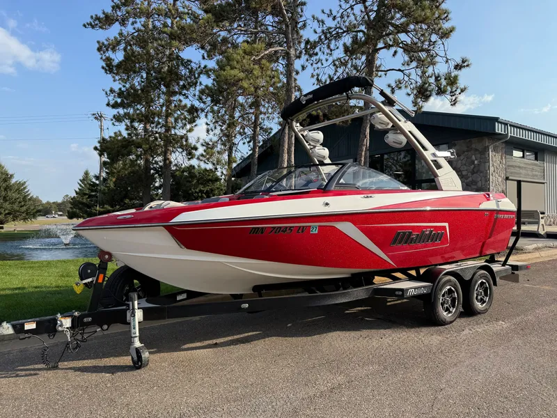 Slide: The Image of Malibu Wakesetter 22 LSV 2019 - 11