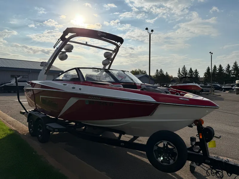 Slide: The Image of Malibu Wakesetter 22 LSV 2019 - 13