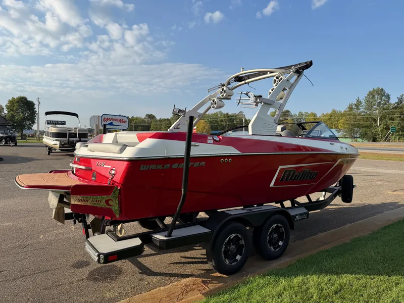 Slide: The Image of Malibu Wakesetter 22 LSV 2019 - 15