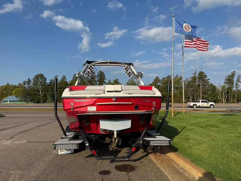 Slide: The Image of Malibu Wakesetter 22 LSV 2019 - 18