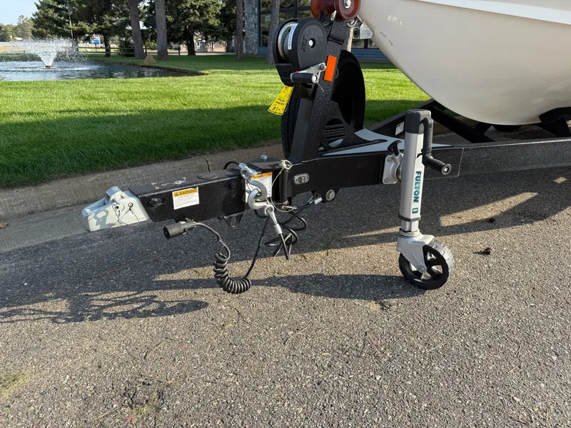 Slide: The Image of Malibu Wakesetter 22 LSV 2019 - 23