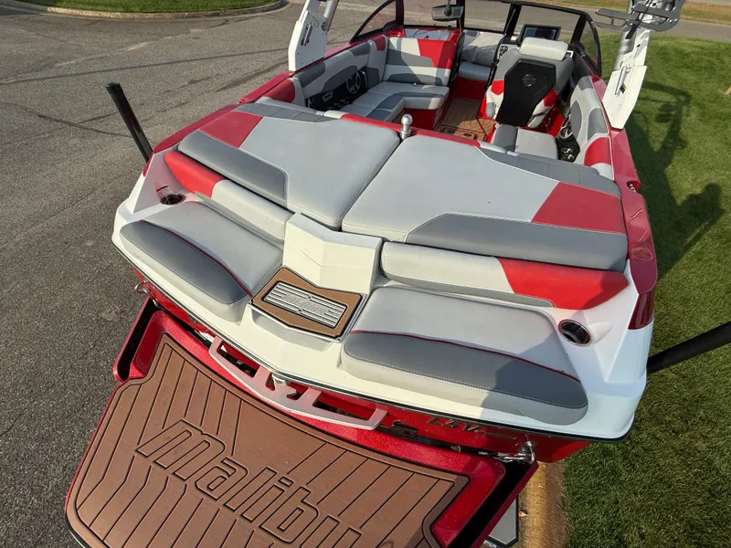 Slide: The Image of Malibu Wakesetter 22 LSV 2019 - 5