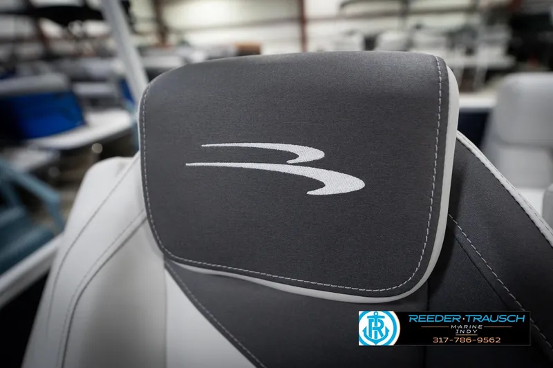 Slide: The Image of 2026 Bennington 20 SL boat seat with logo, showcased at Reeder Trausch Marine. - 41