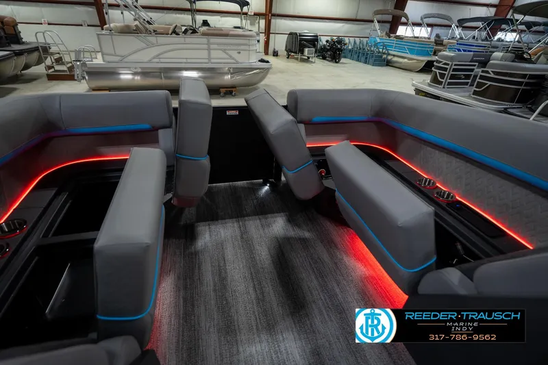 Slide: The Image of Relaxed buying environment with handshake, emphasizing partnership and tailored boating experiences for Bennington 22 MFB. - 27