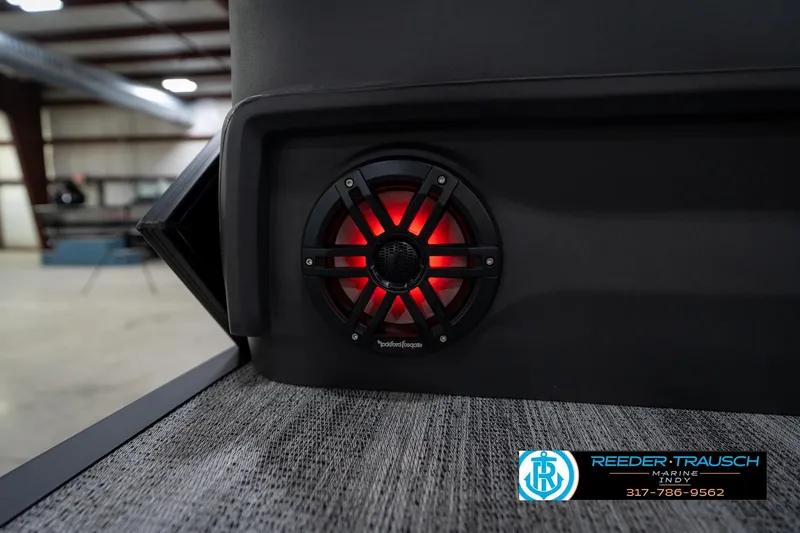 Slide: The Image of Throttle control of 2026 Bennington 22 MFB boat, featuring sleek design and warning labels. - 44