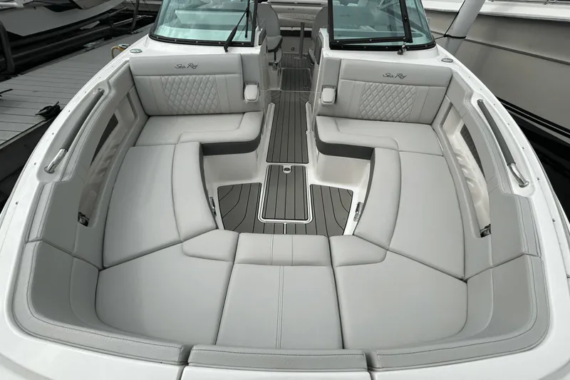 Slide: The Image of Sea Ray SLX 310 2025 - 41