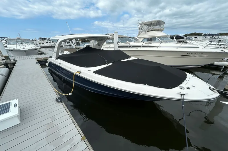 Slide: The Image of Sea Ray SLX 310 2025 - 61