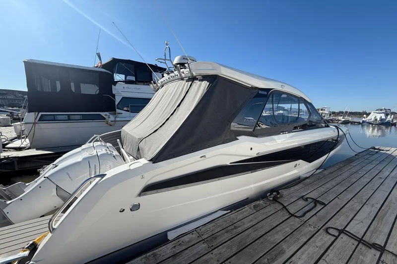 Slide: The Image of Galeon 325 GTO 2024 - 10