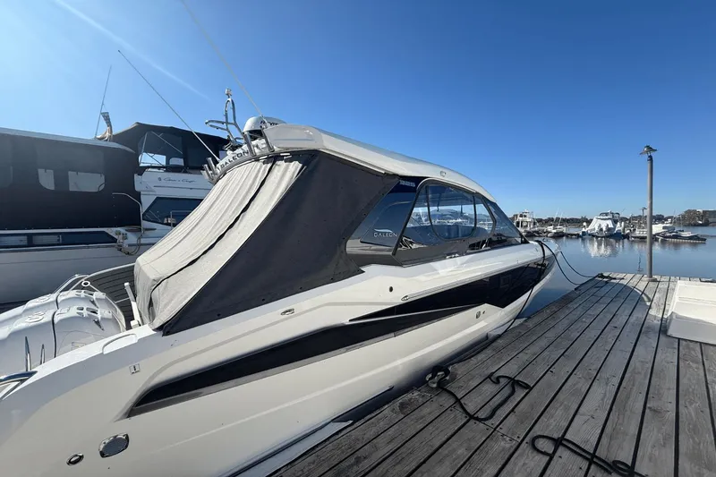 Slide: The Image of Galeon 325 GTO 2024 - 11