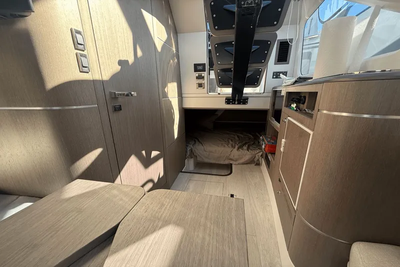 Slide: The Image of Luxurious bathroom in the 2024 Galeon 325 GTO yacht model. - 36