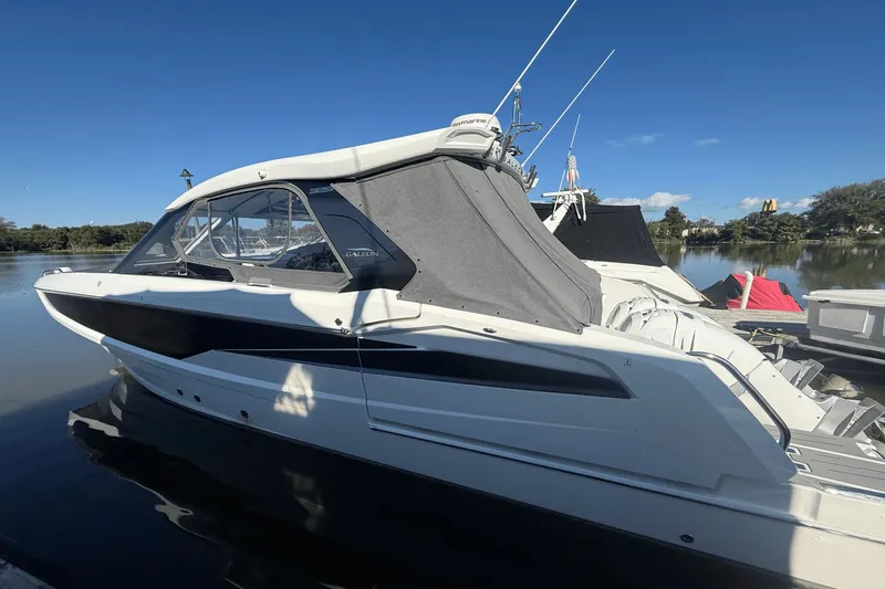 Slide: The Image of Galeon 325 GTO 2024 - 4