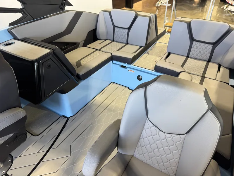 Slide: The Image of Yamaha 255 XD 2025 - 15