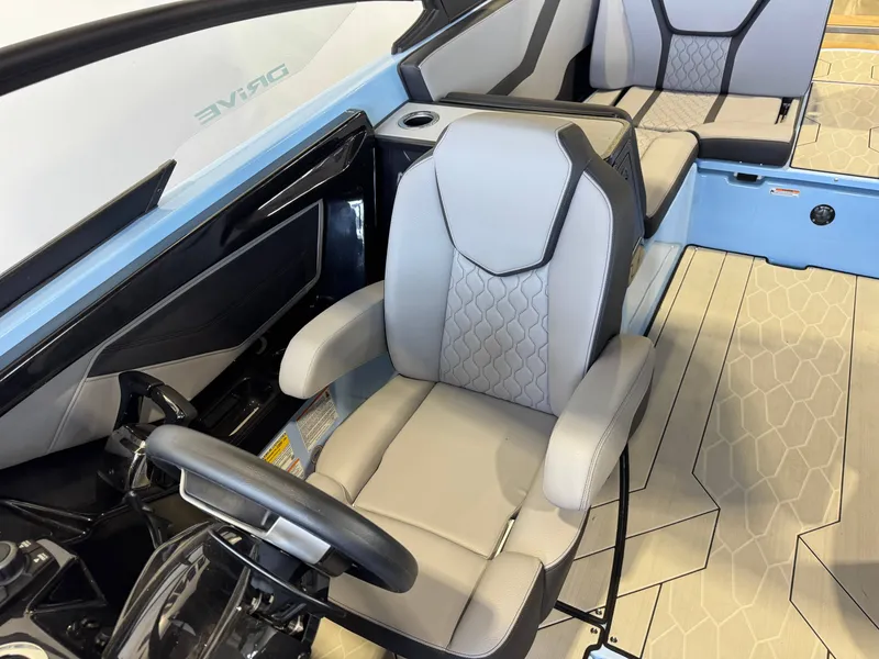 Slide: The Image of Yamaha 255 XD 2025 - 21