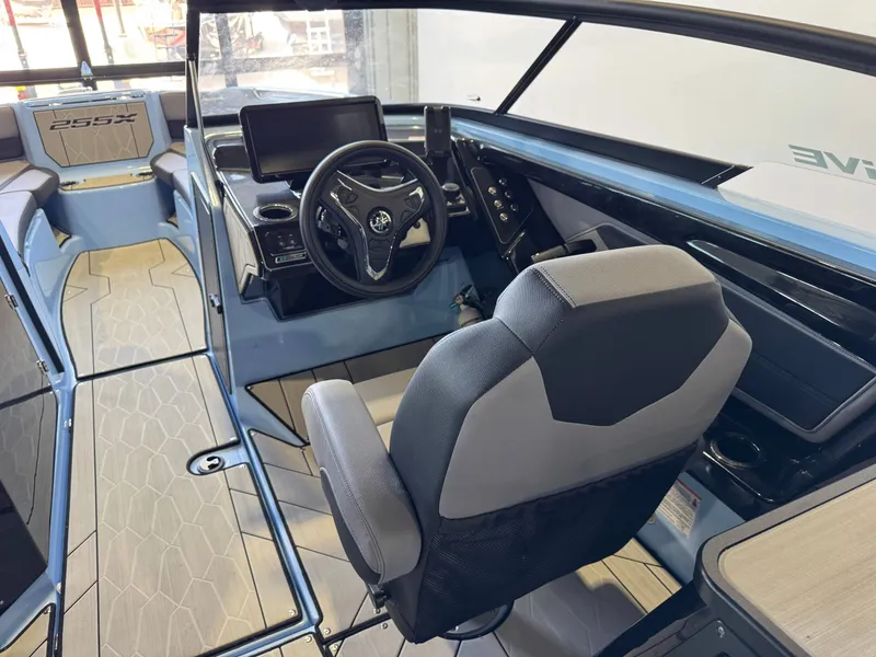 Slide: The Image of Yamaha 255 XD 2025 - 24