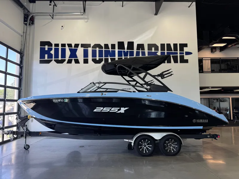 Slide: The Image of Yamaha 255 XD 2025 - 4