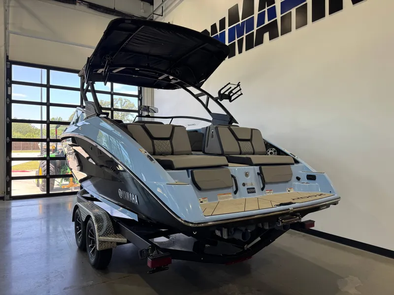 Slide: The Image of Yamaha 255 XD 2025 - 5