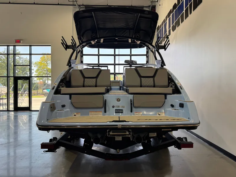 Slide: The Image of Yamaha 255 XD 2025 - 6