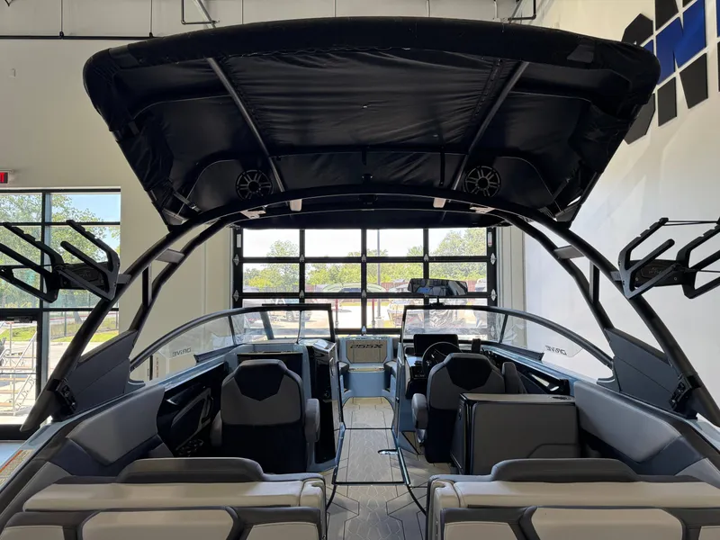 Slide: The Image of Yamaha 255 XD 2025 - 9