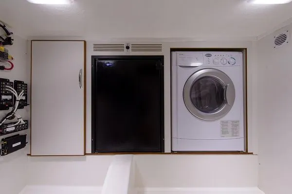 Slide: The Image of Top view of 2015 Grand Banks 43 Heritage EU yacht layout. - 107