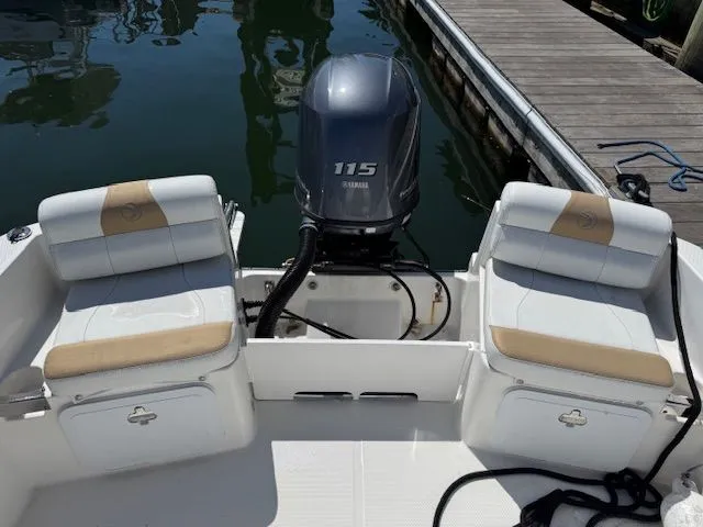 Slide: The Image of Edgewater 170CC 2017 - 10