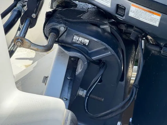 Slide: The Image of Edgewater 170CC 2017 - 11