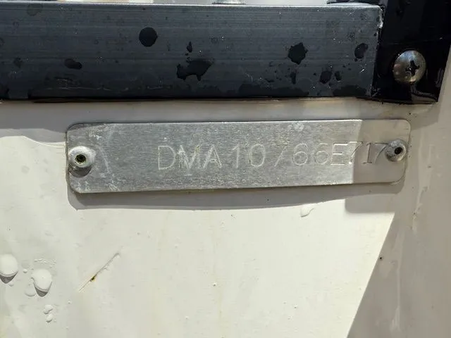 Slide: The Image of Edgewater 170CC 2017 - 12