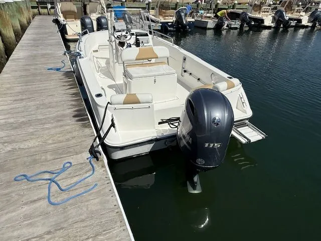 Slide: The Image of Edgewater 170CC 2017 - 4