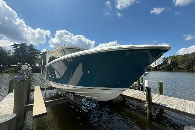 Slide: The Image of Tiara 38 LS 2024 - 4