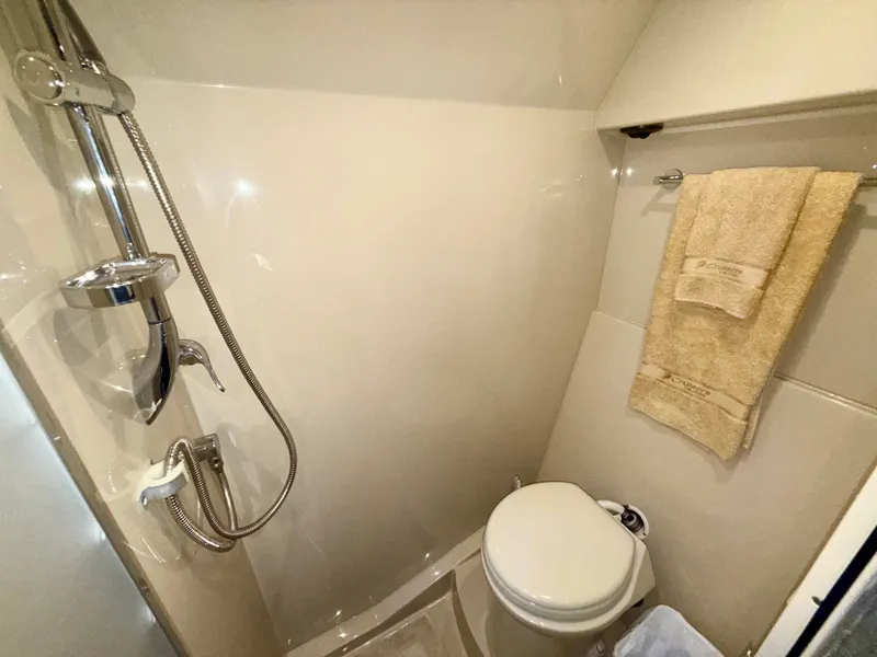 Slide: The Image of Cruisers 420 Coupe 2009 - 24