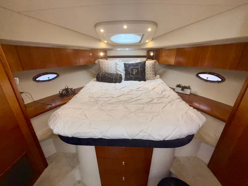 Slide: The Image of Cruisers 420 Coupe 2009 - 28