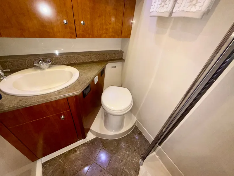 Slide: The Image of Cruisers 420 Coupe 2009 - 40