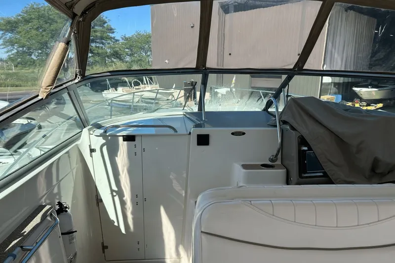 Slide: The Image of Maxum 3300 SCR 2000 - 10