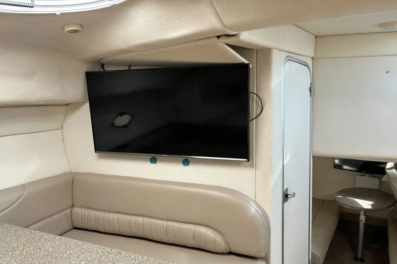 Slide: The Image of Maxum 3300 SCR 2000 - 18