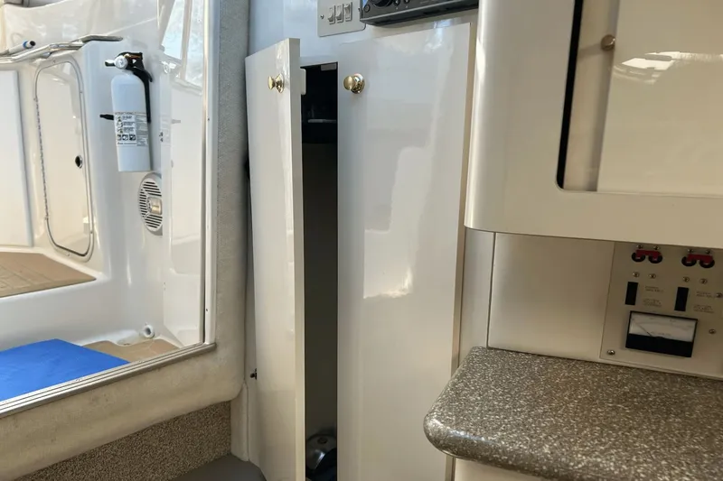 Slide: The Image of Maxum 3300 SCR 2000 - 20