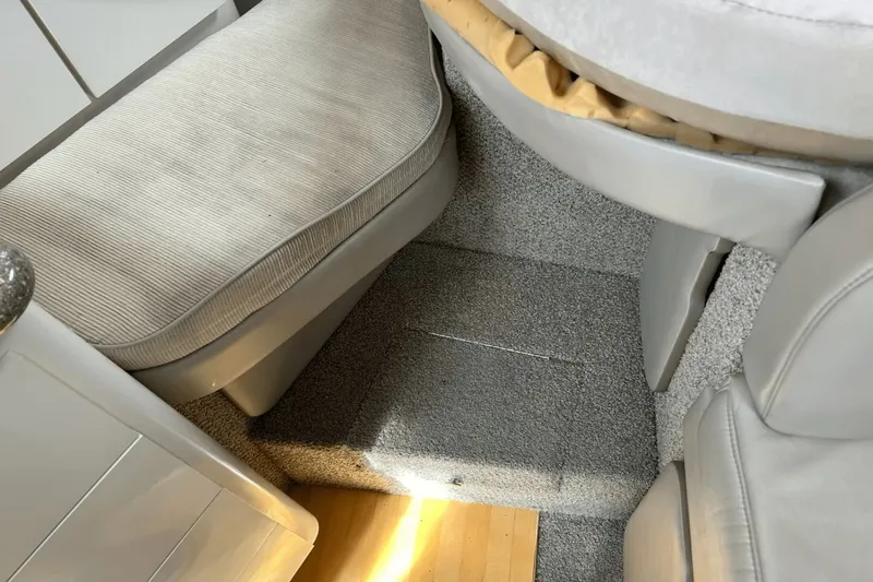 Slide: The Image of Maxum 3300 SCR 2000 - 22