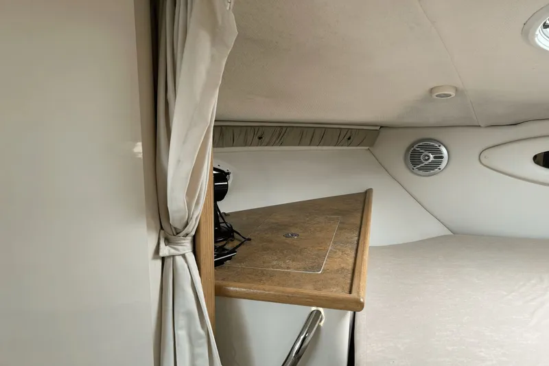 Slide: The Image of Maxum 3300 SCR 2000 - 23