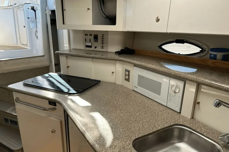 Slide: The Image of Maxum 3300 SCR 2000 - 24