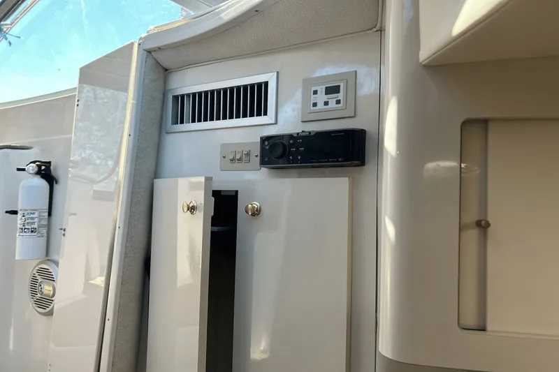 Slide: The Image of Maxum 3300 SCR 2000 - 27