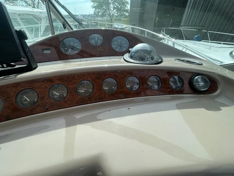 Slide: The Image of Maxum 3300 SCR 2000 - 30