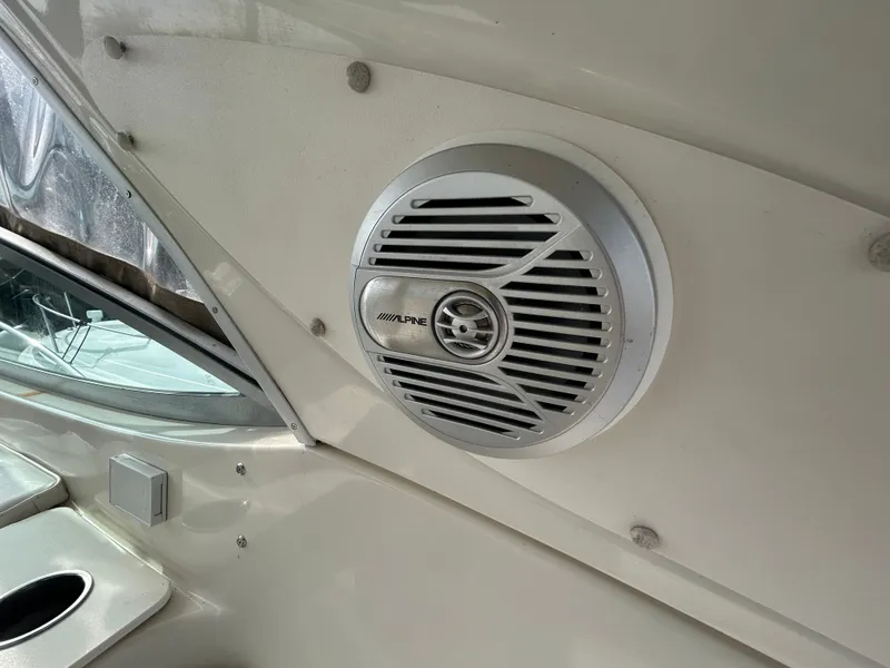 Slide: The Image of Maxum 3300 SCR 2000 - 37