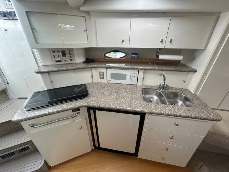 Slide: The Image of Maxum 3300 SCR 2000 - 42