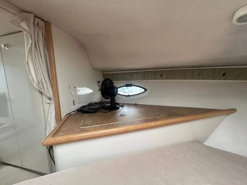 Slide: The Image of Maxum 3300 SCR 2000 - 48