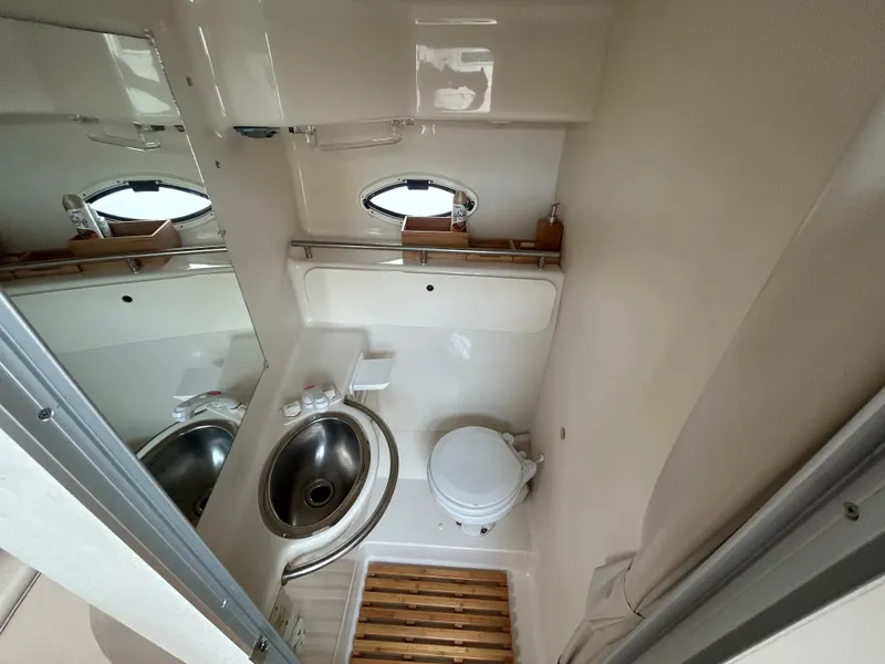 Slide: The Image of Maxum 3300 SCR 2000 - 53