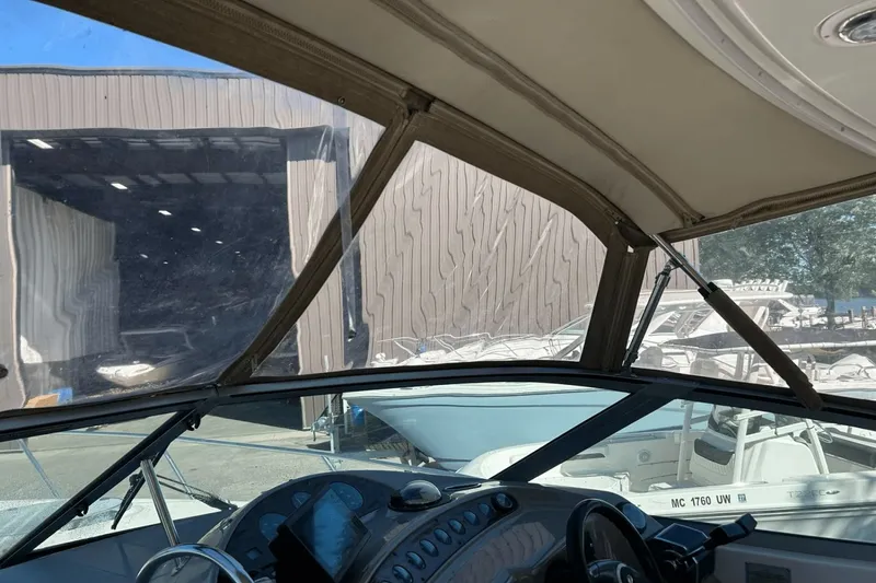 Slide: The Image of Maxum 3300 SCR 2000 - 9