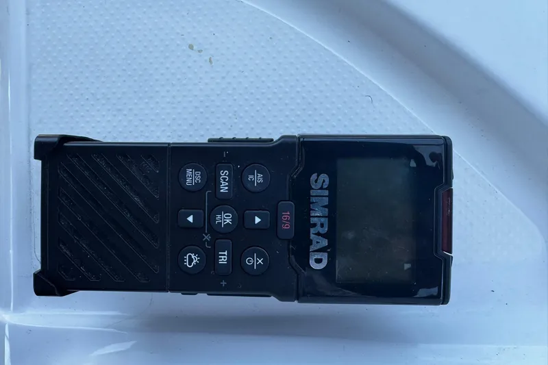 Slide: The Image of Simrad marine radio device on Fairline 55 yacht, 2001 model. - 31