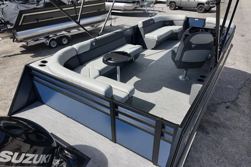 Slide: The Image of 2026 Viaggio Lago V 20 C pontoon boat with spacious seating and modern design. - 15