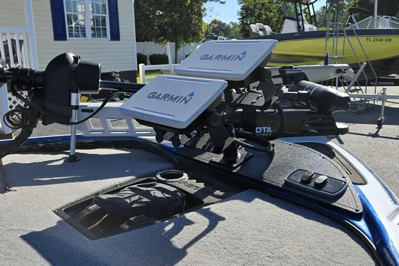 Slide: The Image of 2024 Nitro Z18 boat with Garmin electronics and Minn Kota trolling motor. - 11